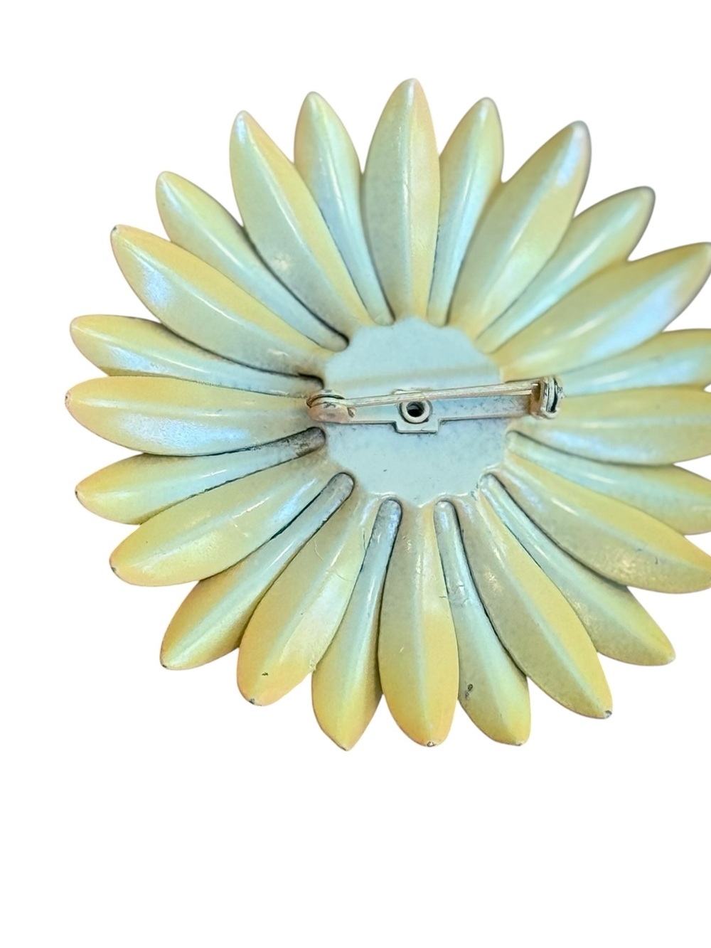Vintage Retro Hippy Soft Peach Flower Enamel Pin Brooch - Picture 2 of 3